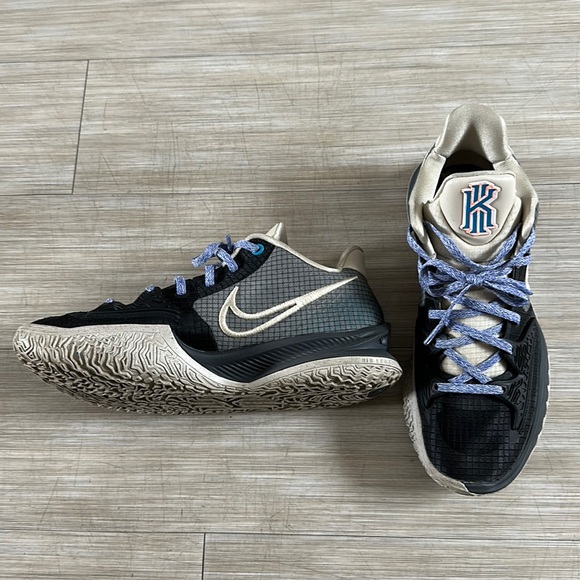 Kyrie Nike Black Rattan sneaker
